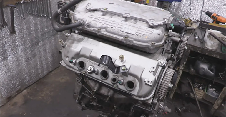 Spécifications et performances du moteur Honda J35A8
